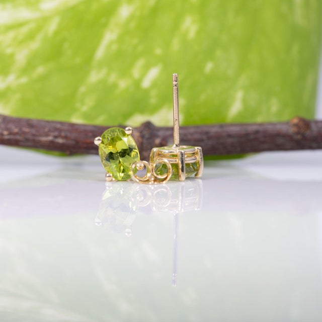 2020s Peridot Four-Prong Stud Earrings in Solid 14k Gold - Oval, 7×5mm - Fine Jewelry, Pair For Sale - Image 5 of 6