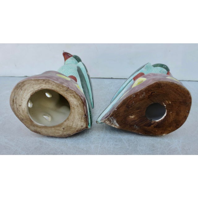 Early 20th Century Chinese Ceramic Parrots - A Pair of 2 For Sale - Image 4 of 8