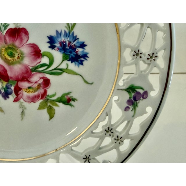 Pair of Antique German Dresden Porcelain Reticulated Cabinet Plates With Floral Decoration For Sale - Image 11 of 16
