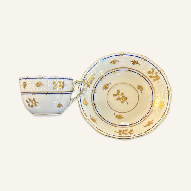 1960s Herend Coronation Pattern Cups and Saucers Set- 12 Pieces For Sale - Image 6 of 8