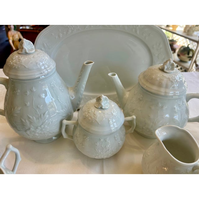1980s Limoges Raynaud Hawthorne Set of 64, Service for 8 For Sale In Los Angeles - Image 6 of 13
