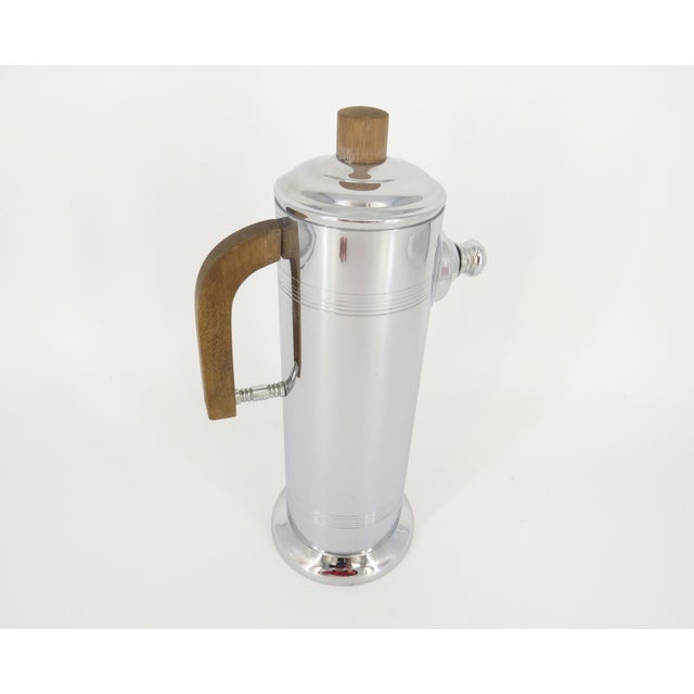 1930s Art Deco Chrome Cocktail Shaker With Wooden Handle by Keystone Silver Co For Sale In Chicago - Image 6 of 10