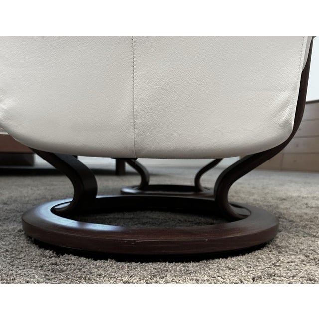 Mid 20th Century Scandinavian Ekornes Stressless Lounge Chair and Ottoman in White Leather & Rosewood For Sale - Image 15 of 18