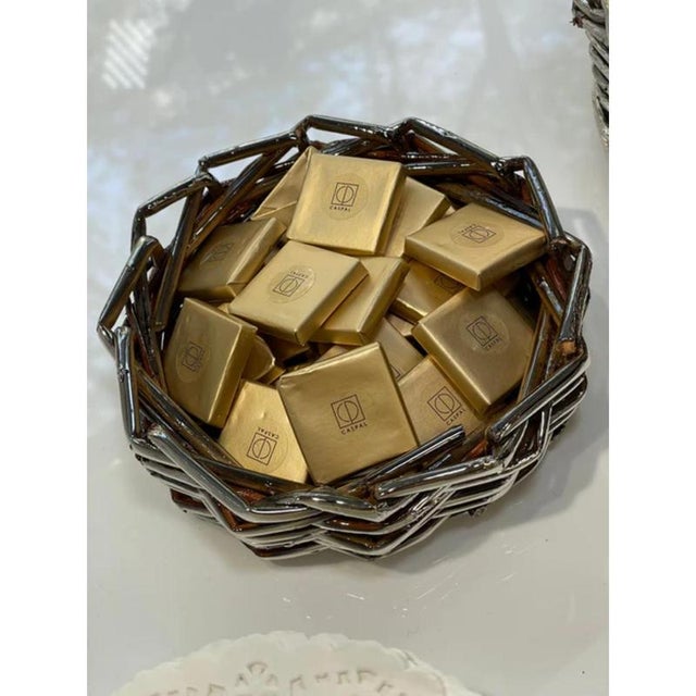 Contemporary El 06 Mini Decorative Basket in Metal-Plated Hand-Woven Wicker by Caspal For Sale - Image 3 of 9