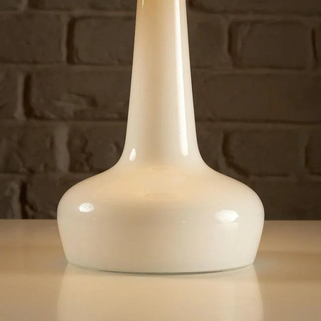 Mid-Century Modern White Le Klint 311 Table Lamp, Denmark, 1960s For Sale - Image 3 of 15