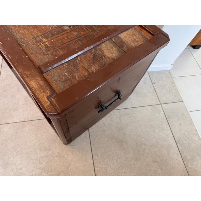 Biedermeier Hand-Painted Chest in Wood For Sale - Image 5 of 13