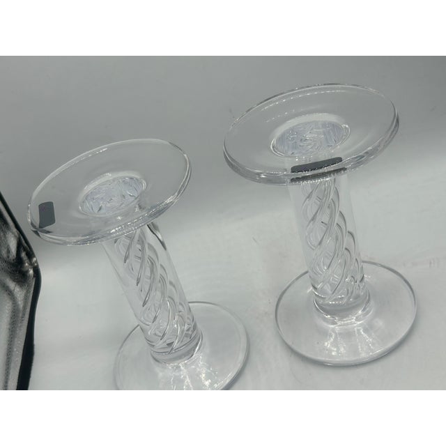 Transparent Pair of Simon Pearce Stratton Hand-Blown Air Twist Crystal Pillar Candlesticks, 7" For Sale - Image 8 of 10