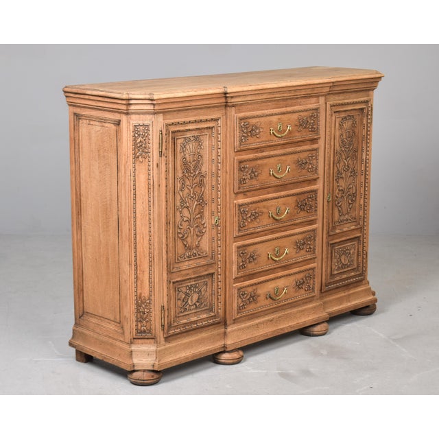 Early 20th Century English Bleached and Carved Oak Cabinet For Sale - Image 10 of 12