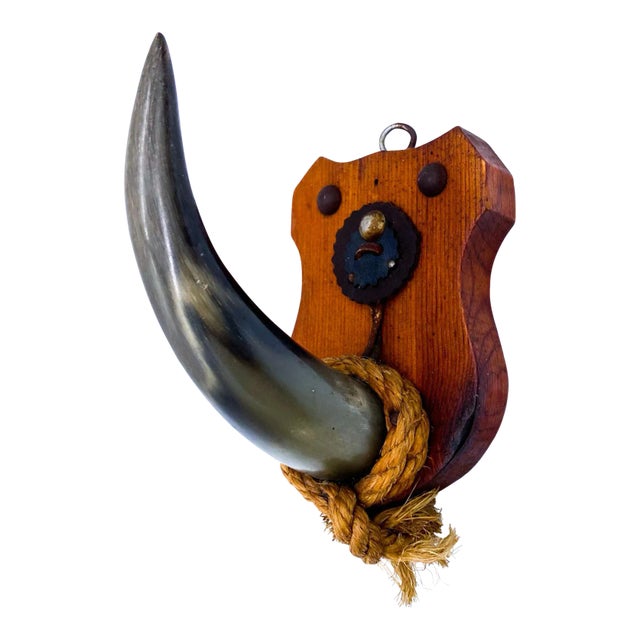 Vintage Western Horn Wall Hook on Plaque – Rustic / Lodge For Sale