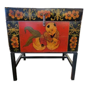 Antique Chinese Hand Painted Grooms Box.