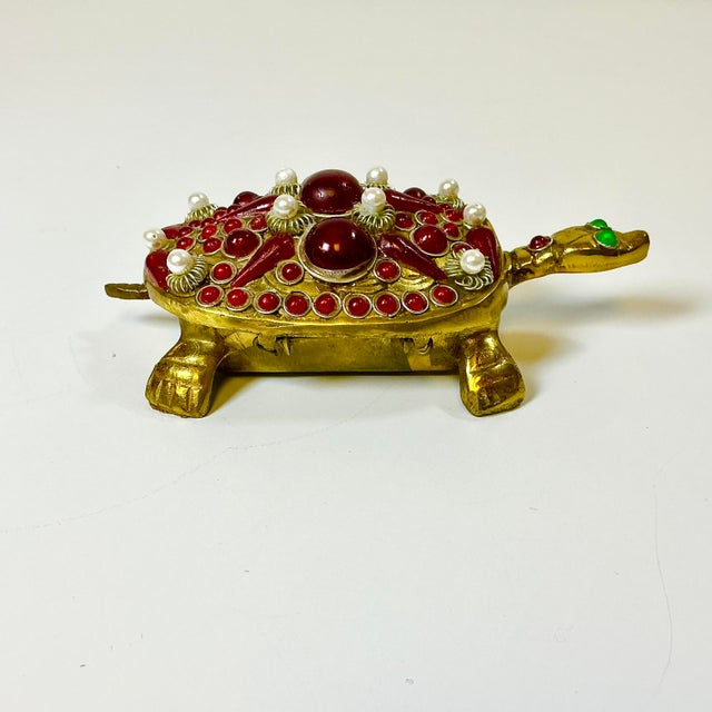 1960s Vintage Art Deco Coastal Hollywood Regency Bejeweled Brass Turtle Box For Sale - Image 10 of 18