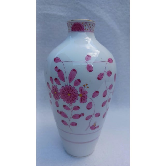Vintage Porcelain Vase Indian Painting in Purple from Meissen, 1980 For Sale - Image 4 of 12