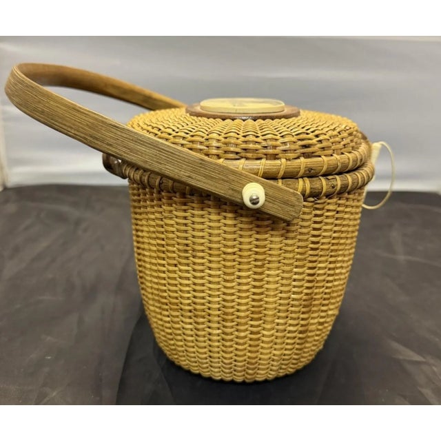 Boho Chic Farnum Nantucket Lightship Pelican Scrimshaw Ivorylite Basket Purse 1988 Signed For Sale - Image 3 of 13