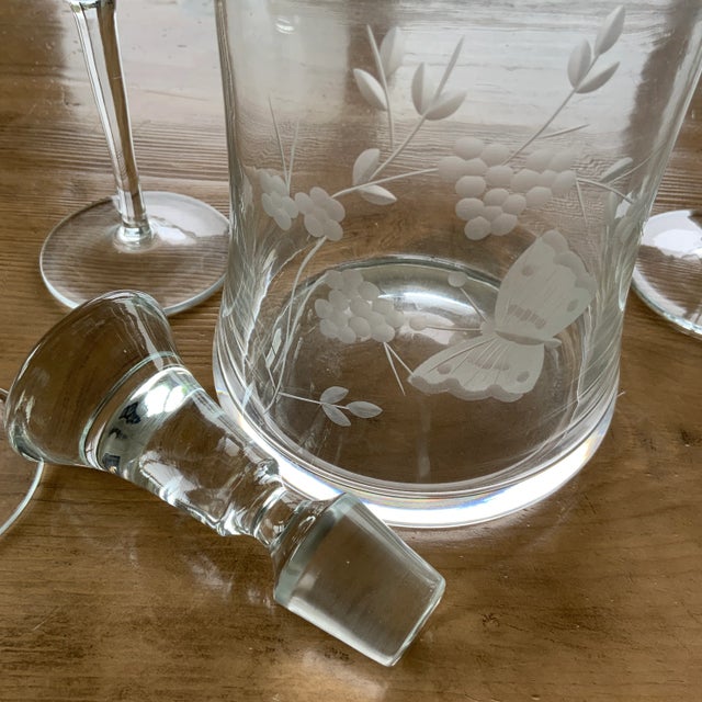 Transparent Vintage Etched Glass Decanter & Set of 4 Wineglasses Featuring Butterfly and Grapevine Motif For Sale - Image 8 of 11