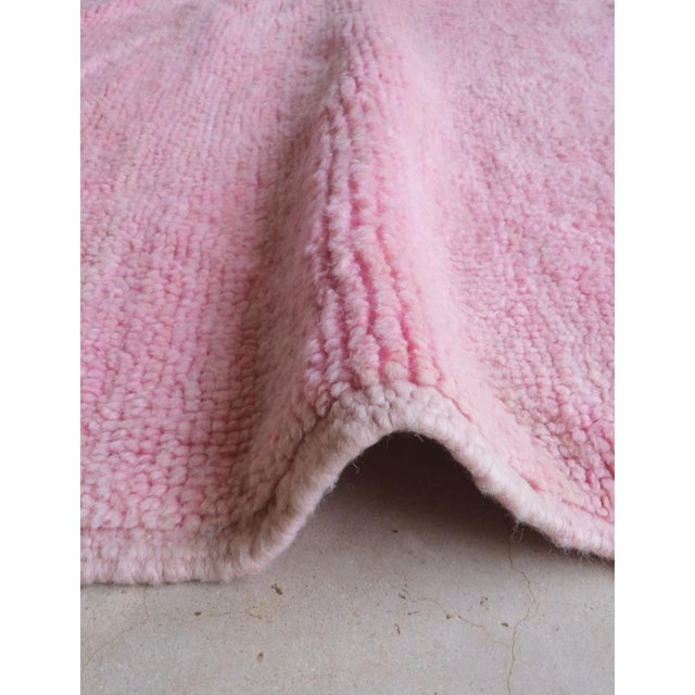 Textile Solid Pink Moroccan Rug - 8.3 X 5 Ft For Sale - Image 7 of 8