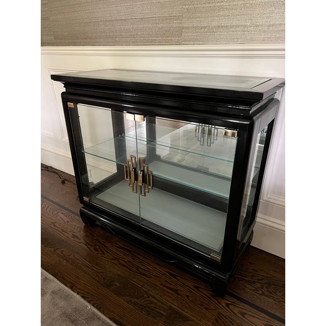 Baker Furniture Company Vintage Chinoiserie Glass and Wood Cabinet For Sale - Image 4 of 12