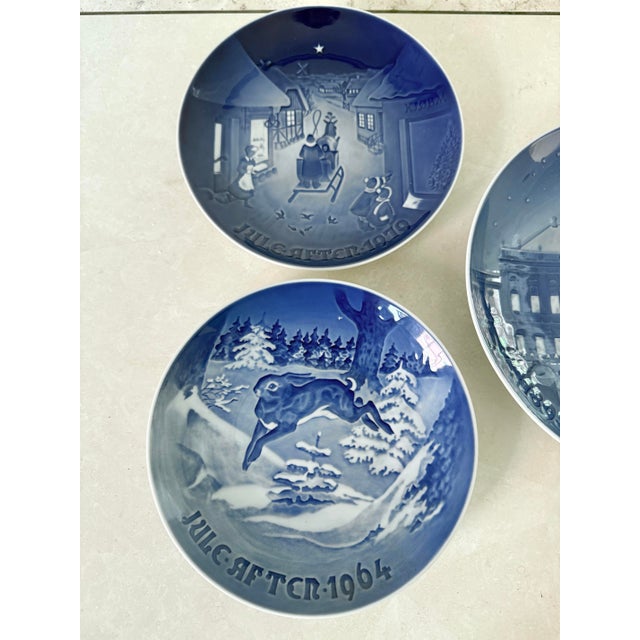 Bing & Grondahl 1960s Bing & Grondahl Christmas Collectible Wall Plates, Set of 5 For Sale - Image 4 of 8