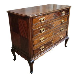 1940s Mahogany Matchbook Veneered 4 Drawer French Commode For Sale