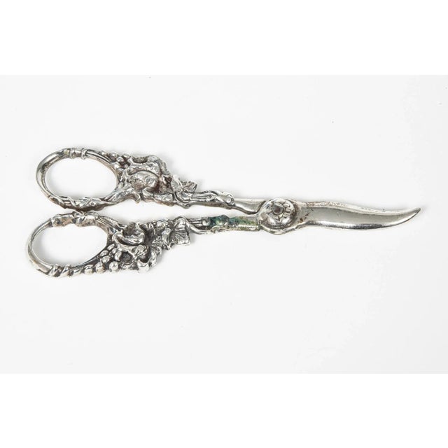 Early 20th Century Antique Floral Grape and Vine Sterling Silver Grape Shears Scissors For Sale - Image 5 of 10