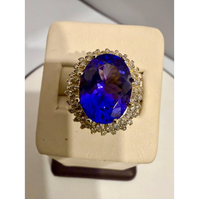 Blue 6.2 Carat Oval Tanzanite & 1 Ct Diamond Ring 14 Karat Yellow Gold, Estate, S 7 For Sale - Image 8 of 8