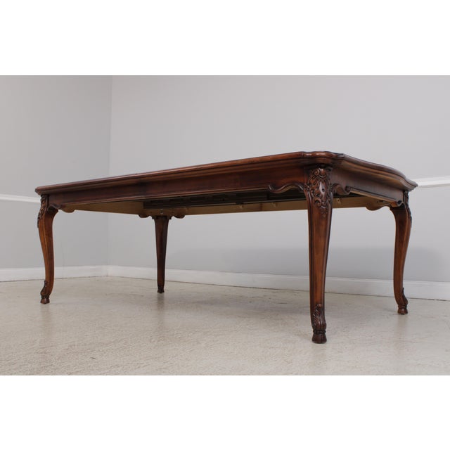 Henredon Country French Style Dining Room Table For Sale In Philadelphia - Image 6 of 16