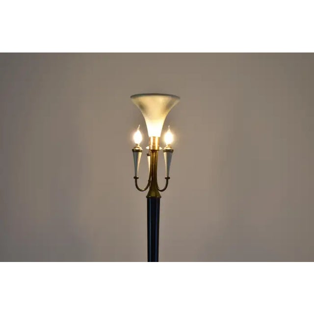 Wood Italian Mid-Century Modern Sculptural Brass and Lacquered Floor Lamp, 1950s For Sale - Image 7 of 13