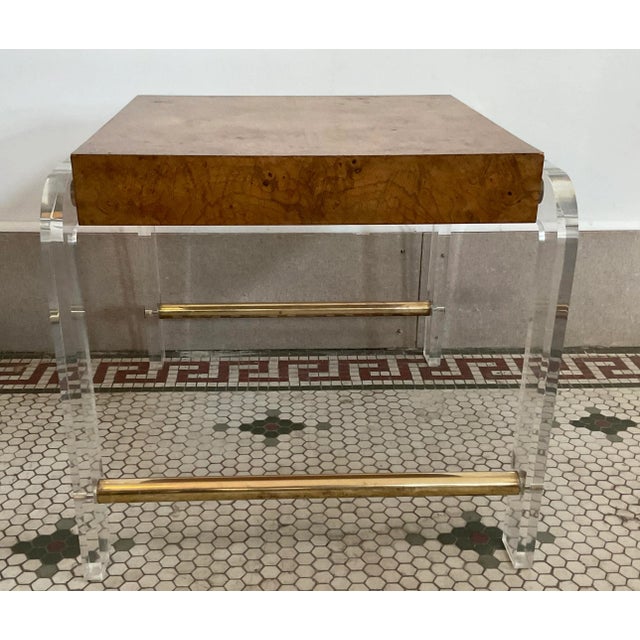 Mid-Century Modern 1970s Burl + Lucite Side Table in Manner of Milo Baughman For Sale - Image 3 of 12