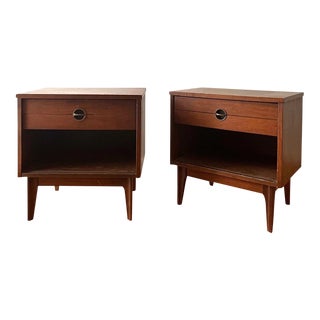 Mid-Century Modern Walnut Nightstands by Broyhill - A Pair For Sale