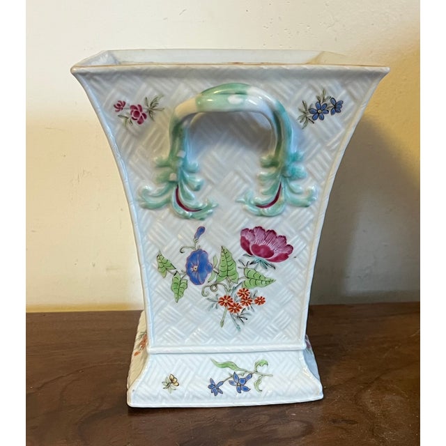 18th Century Antique 18th Century Chinese Export Porcelain Bulb Pot or Cachepot Vase in Famille Rose Glaze Circa 1790 For Sale - Image 5 of 13