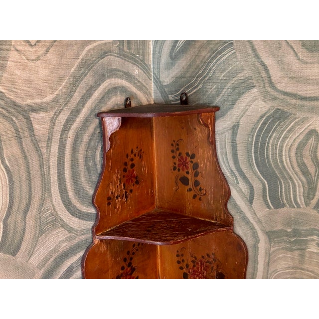 Wood 19th Century English Painted Hanging Corner Cupboard With Floral Decoration For Sale - Image 7 of 10