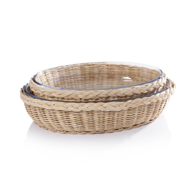 A perfect blend of practicality and style, this piece features a removable Pyrex glass bowl, which is both microwavable...
