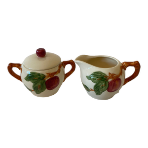 Late 20th Century Franciscan Apple Pattern Sugar Bowl With Lid and Creamer Excellent Condition
