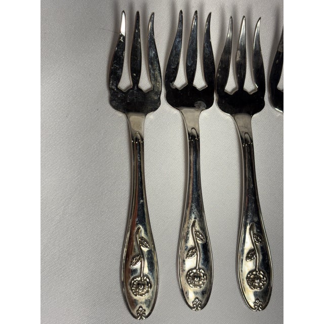 Godinger 1970s Godinger Rose Floral Pattern Dessert Forks Set of 11 Silver Plate Vintage Flatware For Sale - Image 4 of 5
