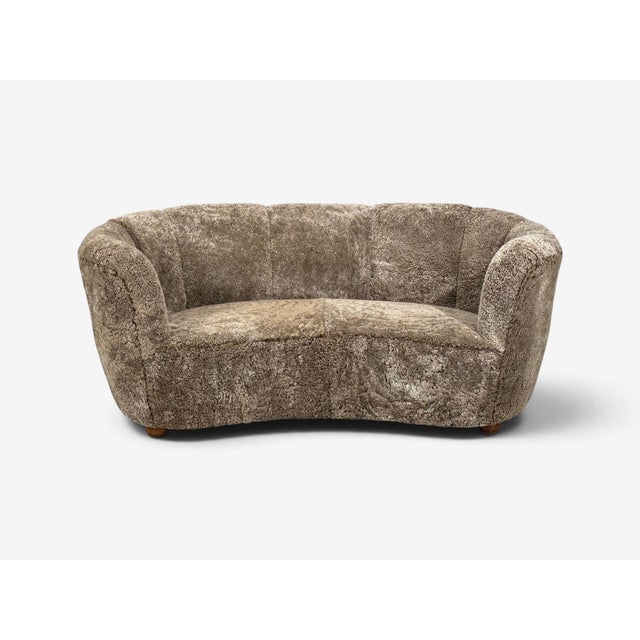 Gray Danish Cabinetmaker, Banana Sofa, Sahara Sheepskin, Beechwood, Denmark, 1940s For Sale - Image 8 of 10