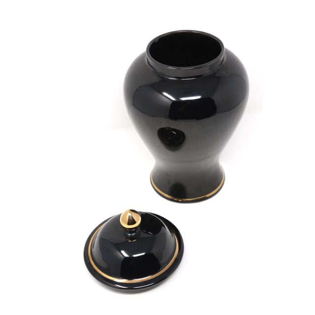 Haeger Vintage 11.25-Inch Haeger Black Ceramic Ginger Jar With Gold Trim & Finial For Sale - Image 4 of 7