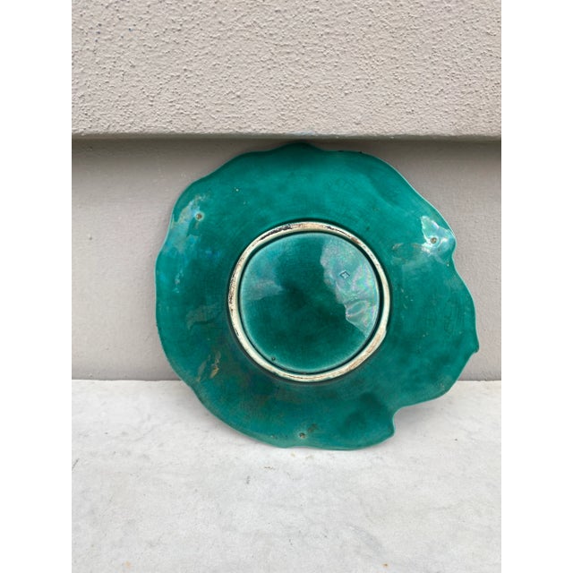 Ceramic 19th Century English Green Majolica Strawberry Platter For Sale - Image 7 of 8