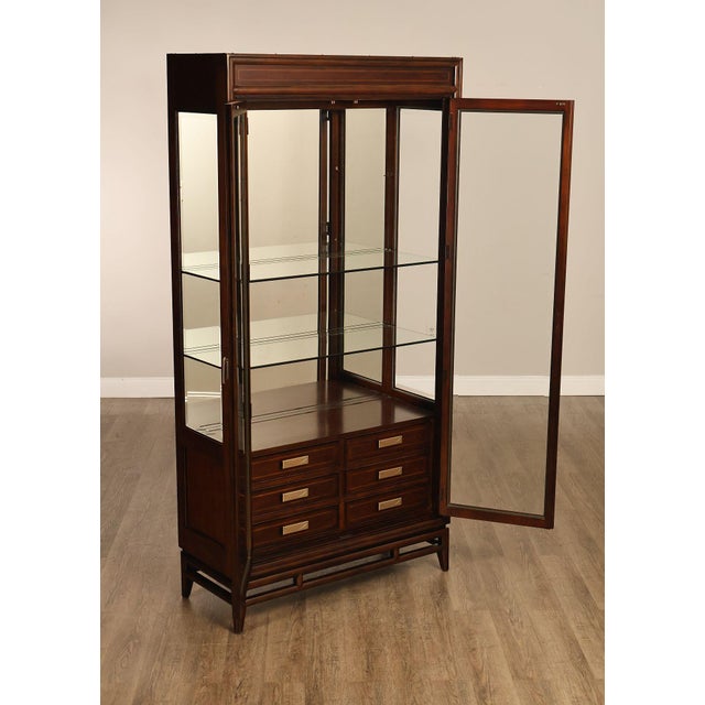 Thomasville Thomasville Contemporary Display Cabinet For Sale - Image 4 of 18