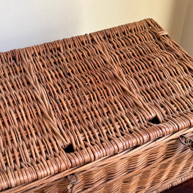 Mid-20th Century French Country-Style Picnic Basket For Sale - Image 10 of 16