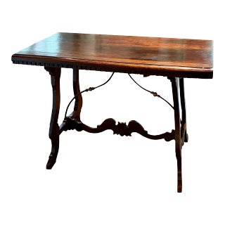 18th Century Italian Walnut Dining Table For Sale