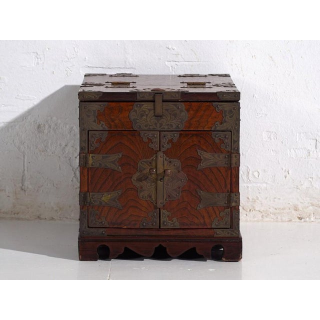 Antique Japanese Kyōdai-Bako Chest For Sale - Image 5 of 15