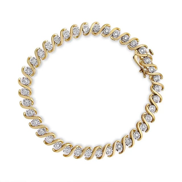 Express your feelings to her with this beautiful fashion bracelet. Designed with classiness, the piece of jewelry is...