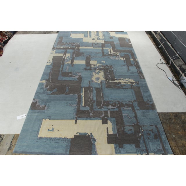 An 8x15 contemporary ode to Deco rug styles from Rug & Kilim’s titular line in the New & Modern Collection. This piece...
