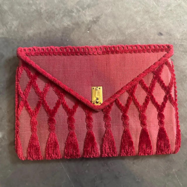 1970s 1970s Red Velvet and Silk Clutch Bag by Roberta Di Camerino For Sale - Image 5 of 13
