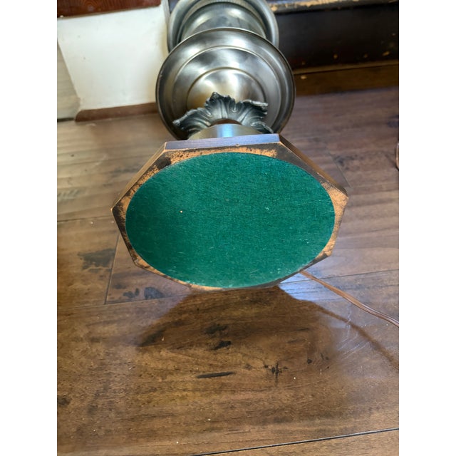 Vintage Hollywood Regency Pineapple Table Lamp With Bronze-Tone Finish and Linen Shade For Sale In Phoenix - Image 6 of 6