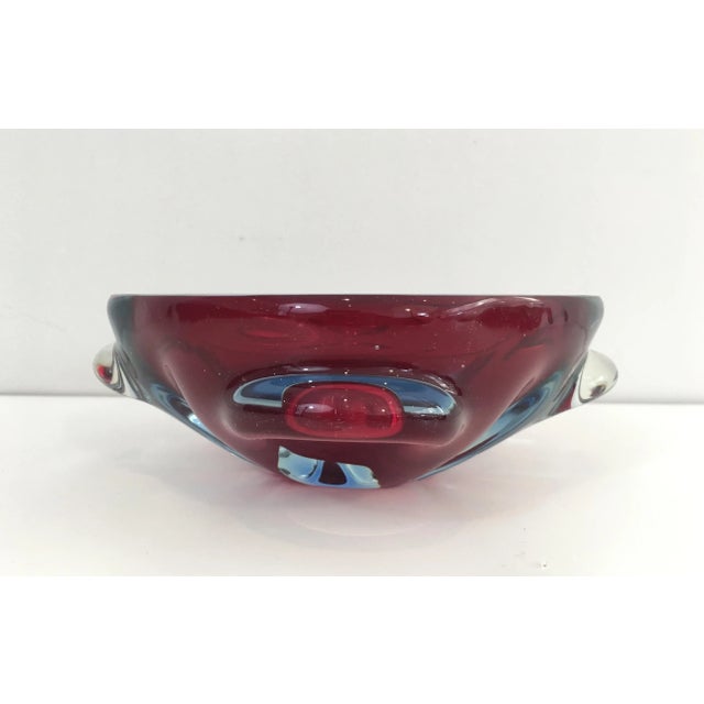 Bi-Color Cristal Ashtray, circa 1970 For Sale - Image 4 of 7