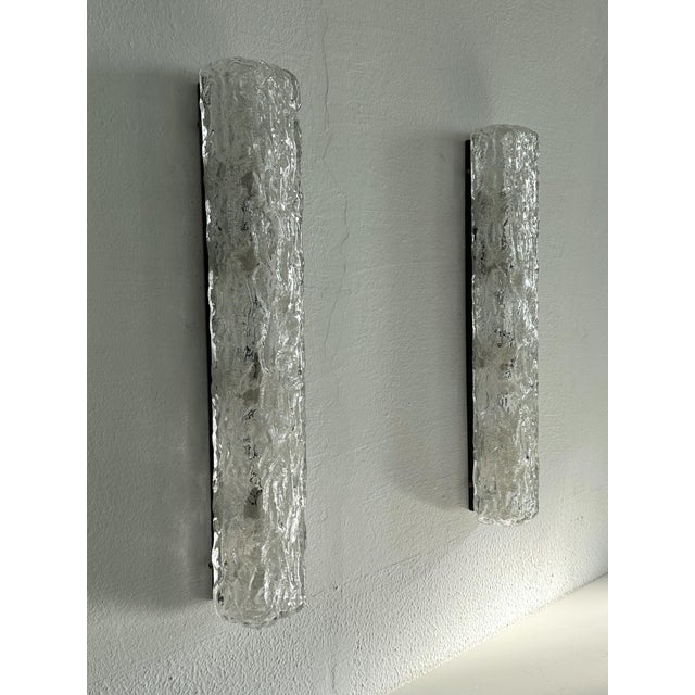 1970s Large Mid-Century Ice Glass Mirror Wall Sconces in Textured Art Glass from Limburg, 1970s, Set of 2 For Sale - Image 5 of 14