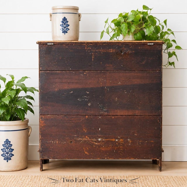 Early 19th Century American Federal Hepplewhite Style Mule Chest Blanket Box For Sale - Image 10 of 11