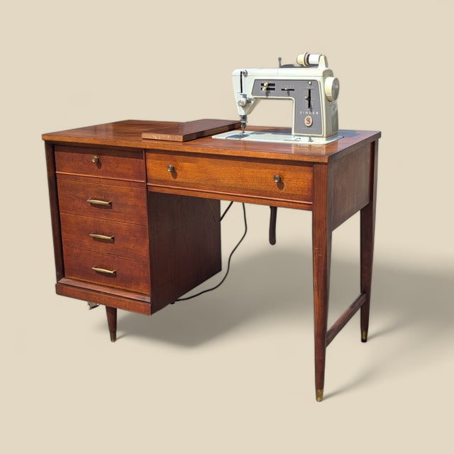 1966 Singer Slant-O-Matic 600 Sewing Machine in Mid-Century Wood Cabinet For Sale - Image 13 of 18