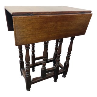 18th Century Drop Leaf Gate Leg Brown Mahogany Small Table William & Mary For Sale