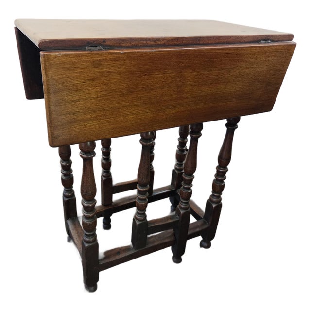 18th Century Drop Leaf Gate Leg Brown Mahogany Small Table William & Mary For Sale